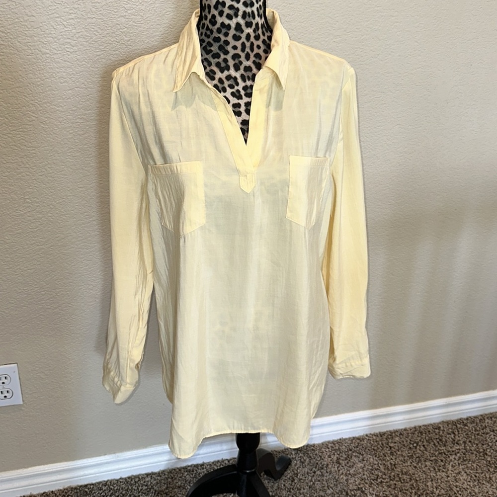 Women’s Chicos long sleeve yellow top, soft, breathable fabric, chicos 2, L